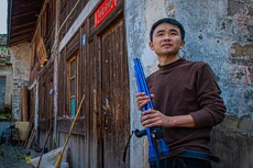 My driver and buddy Huang An.